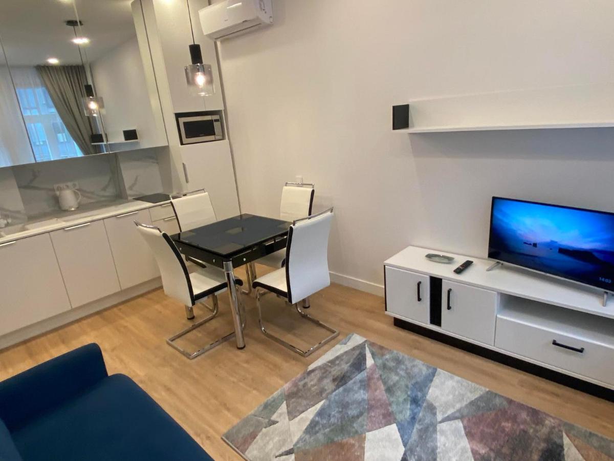 Moder Chic Apartment In Center-Prime Rentals Kaunas Buitenkant foto