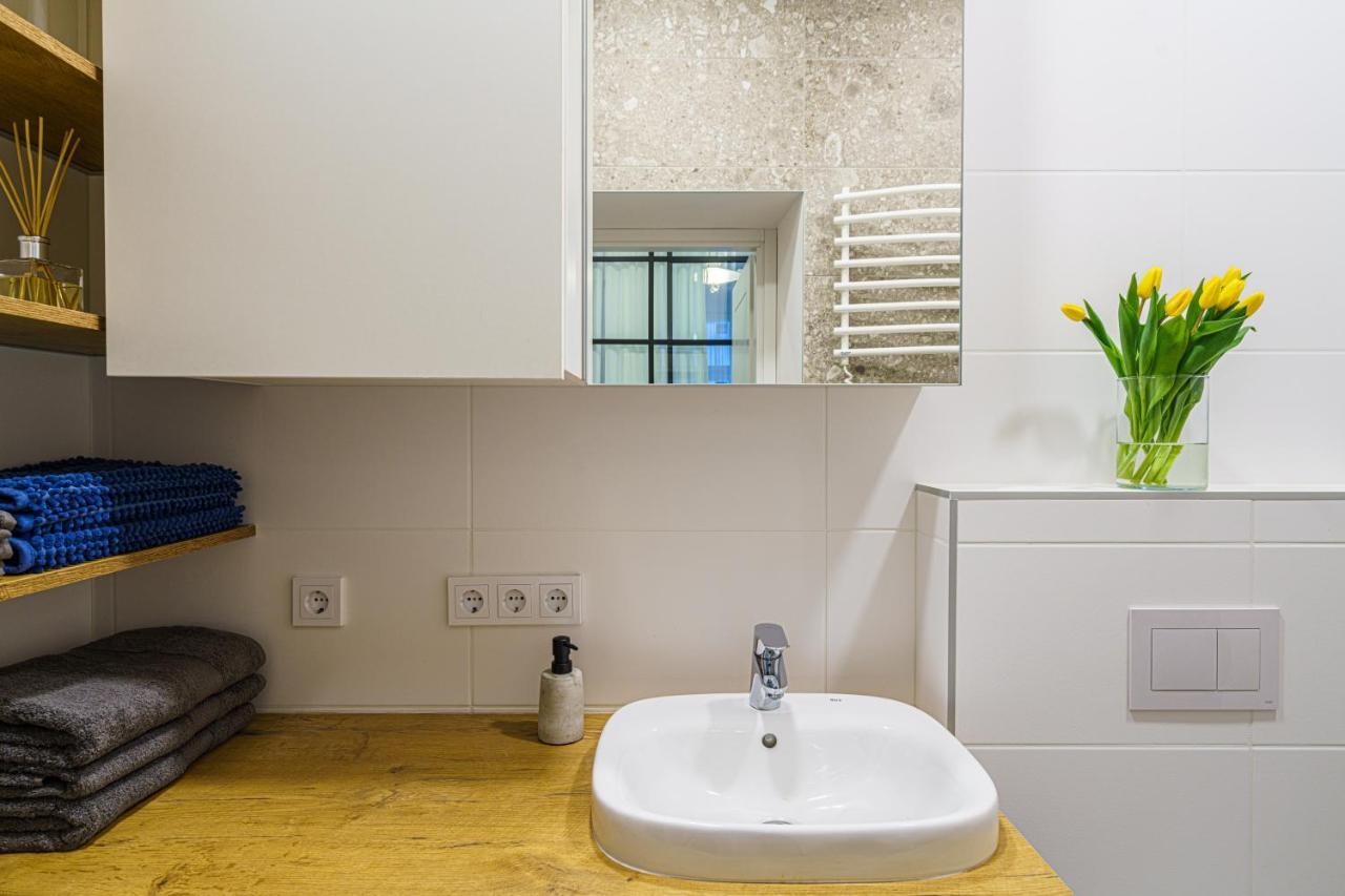 Moder Chic Apartment In Center-Prime Rentals Kaunas Buitenkant foto